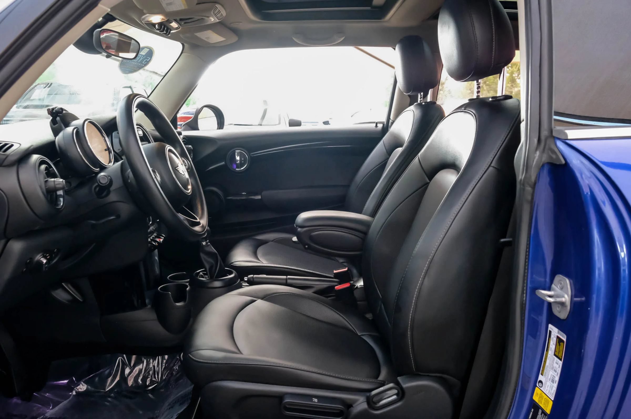 Used 2019 MINI Cooper 2-Door Hardtop FWD image 4