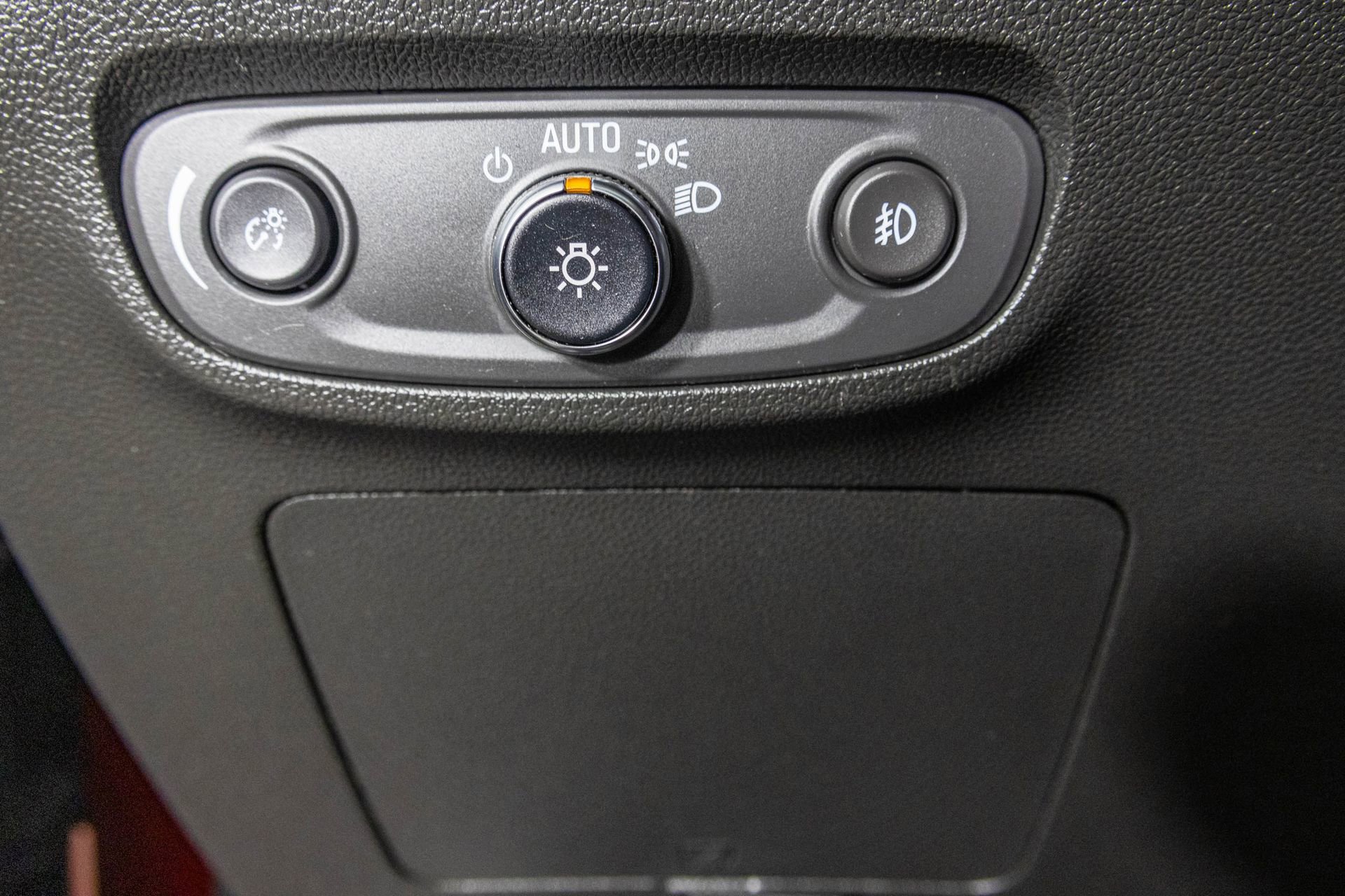 Used 2022 Buick Encore GX Essence w/ Experience Buick Package image 32