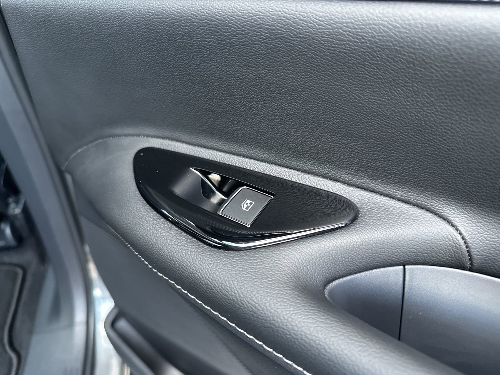 Used 2025 Nissan Murano Platinum w/ Cargo Package image 36