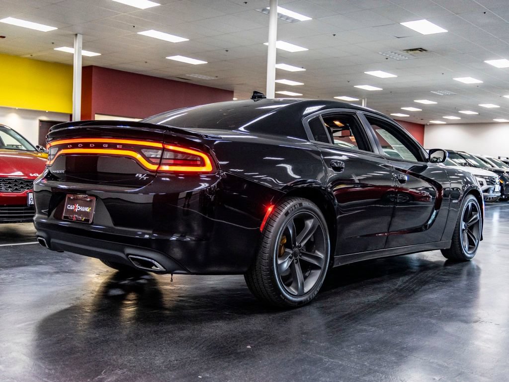 Used 2017 Dodge Charger R/T RWD image 8
