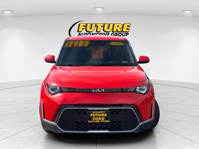 Used 2024 Kia Soul LX FWD image 2