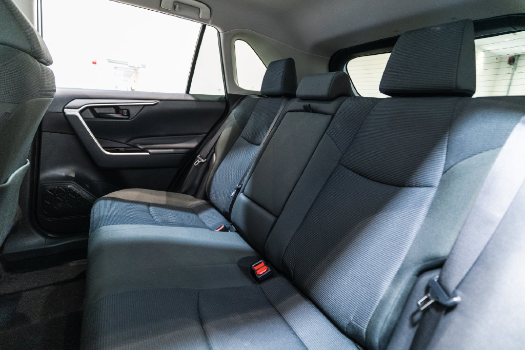 Certified 2025 Toyota RAV4 LE AWD/4WD image 29