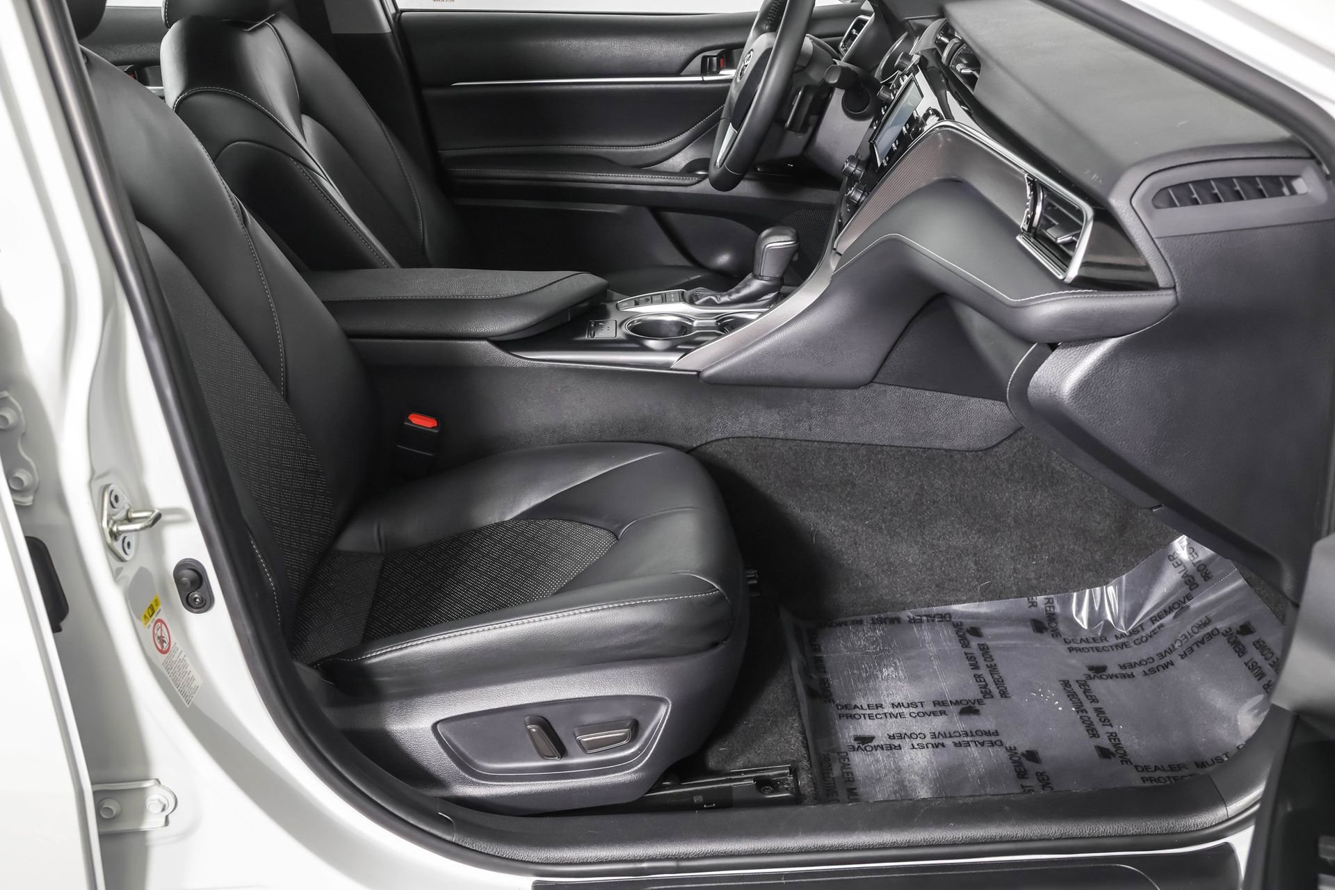 Used 2018 Toyota Camry XSE image 43