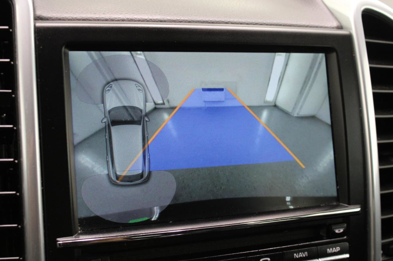 Used 2016 Porsche Cayenne image 47