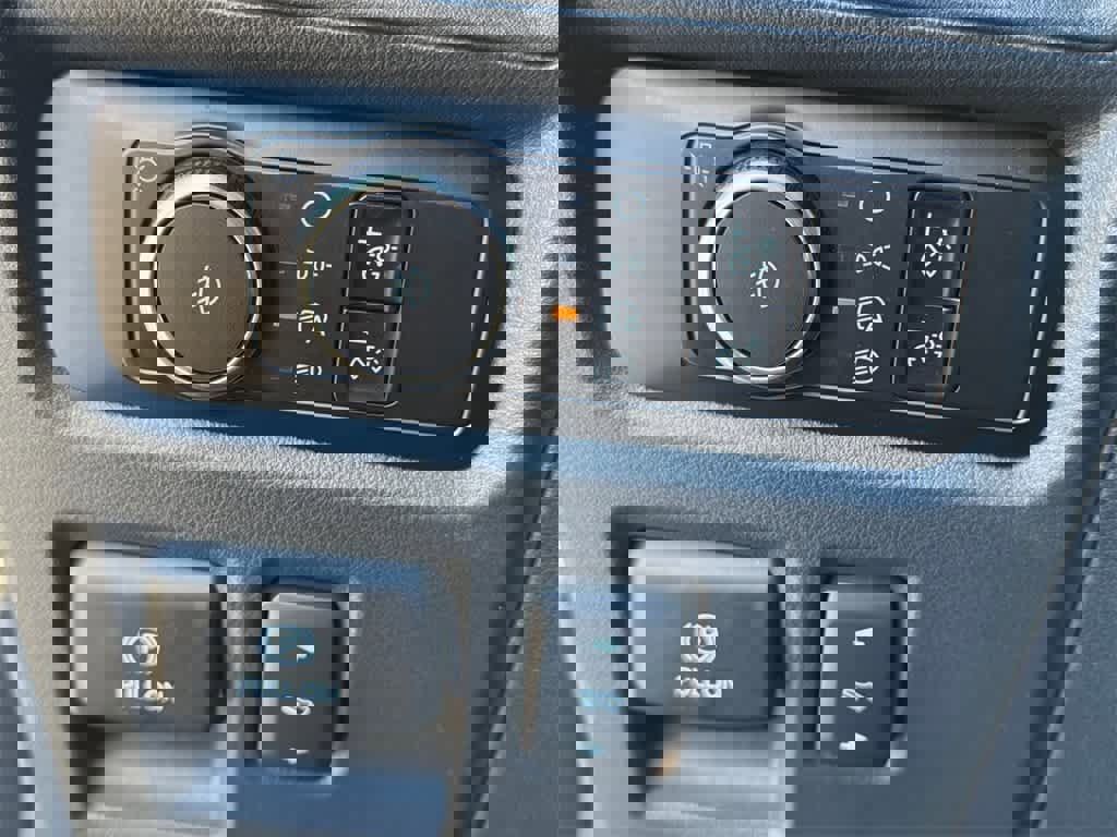 Used 2023 Ford Expedition Limited image 34