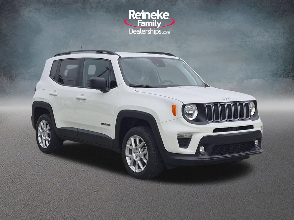 Used 2023 Jeep Renegade Latitude w/ Premium Group AWD/4WD image 3