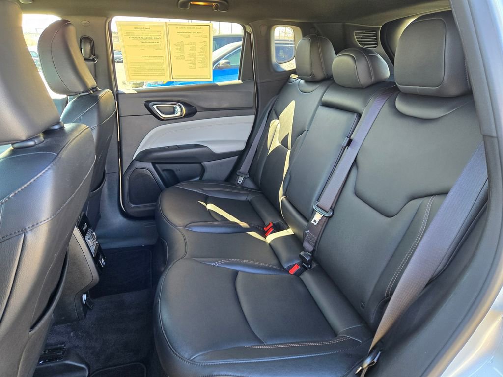 Used 2024 Jeep Compass Limited image 28