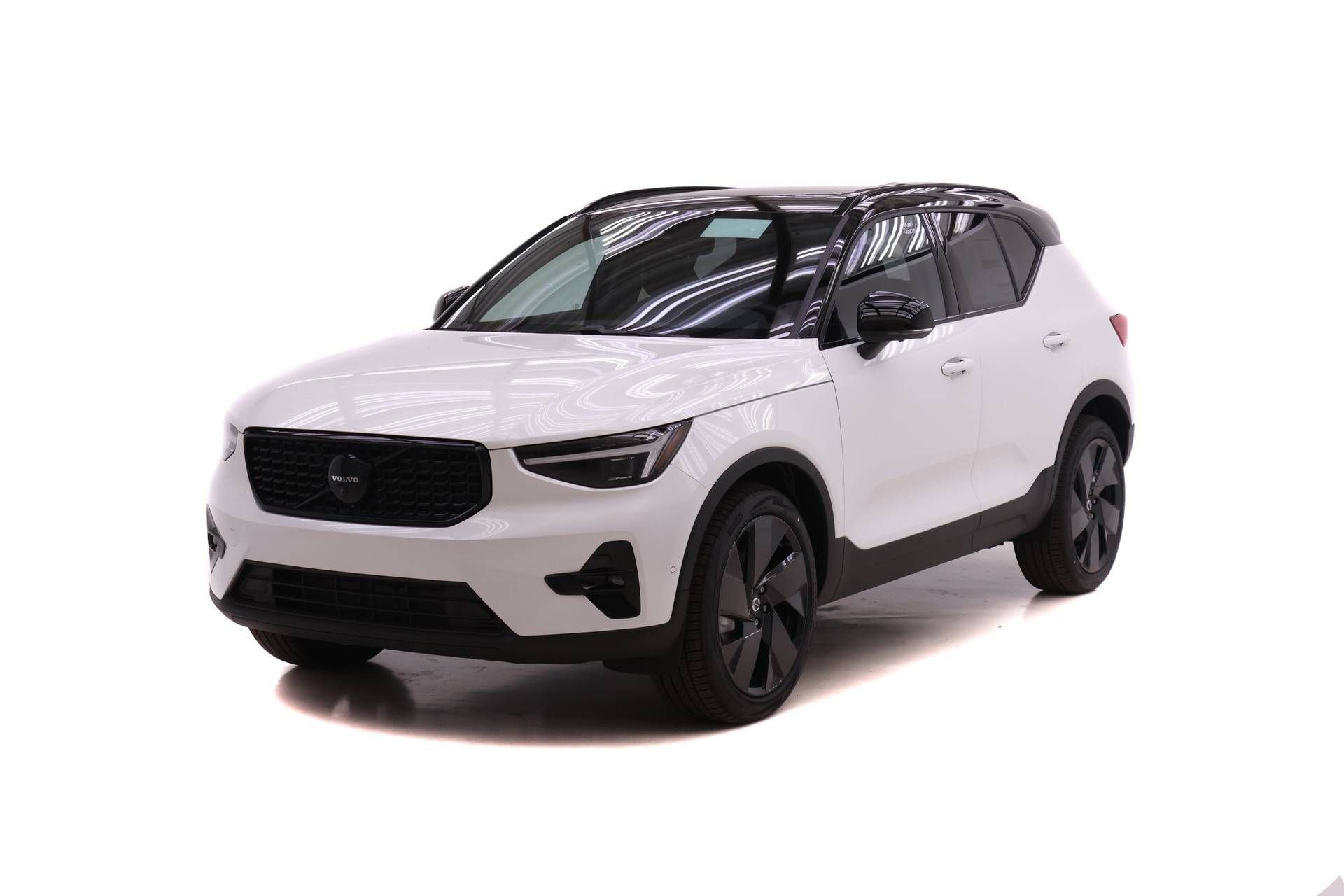 New 2026 Volvo XC40 B5 Ultra w/ Climate Package AWD/4WD image 1