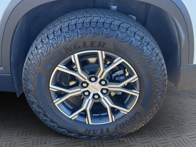 Certified 2024 GMC Acadia AT4 w/ Super Cruise Package image 30