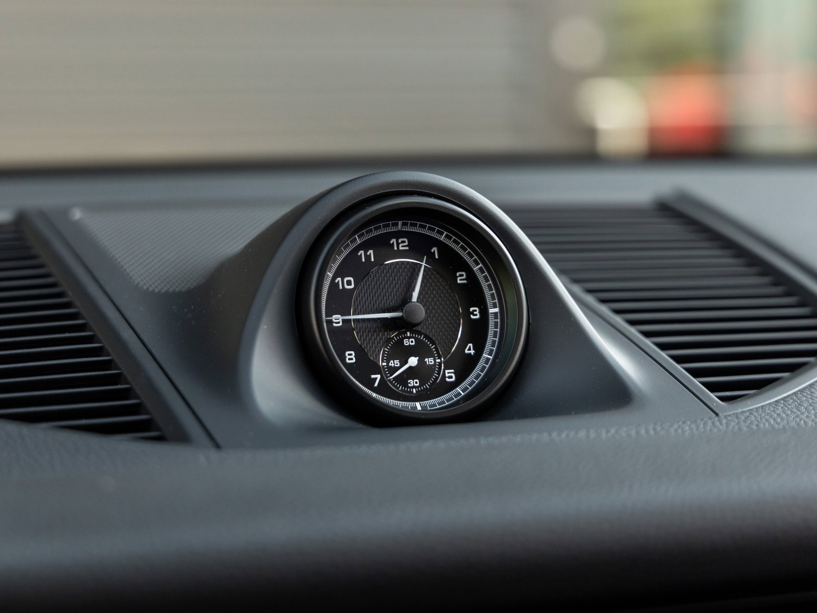 New 2026 Porsche Macan image 32