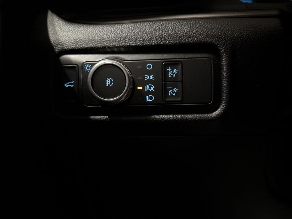 Used 2021 Ford Explorer Limited image 19