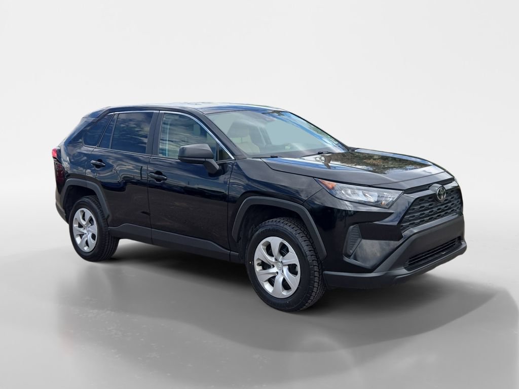 Used 2022 Toyota RAV4 LE AWD/4WD image 8