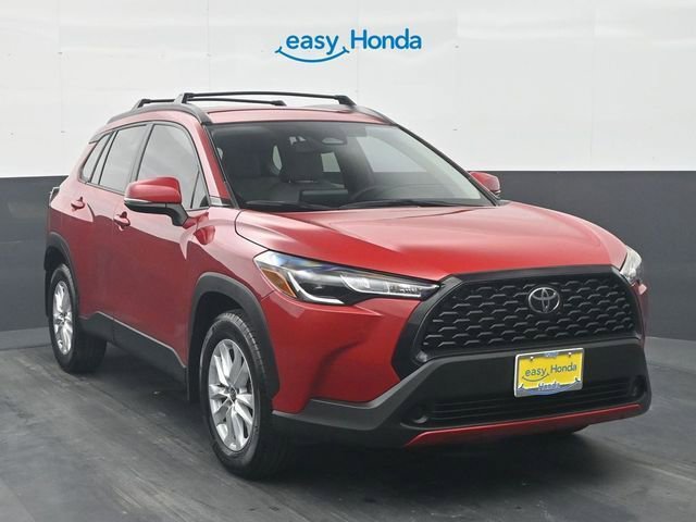 Used 2024 Toyota Corolla Cross LE image 2