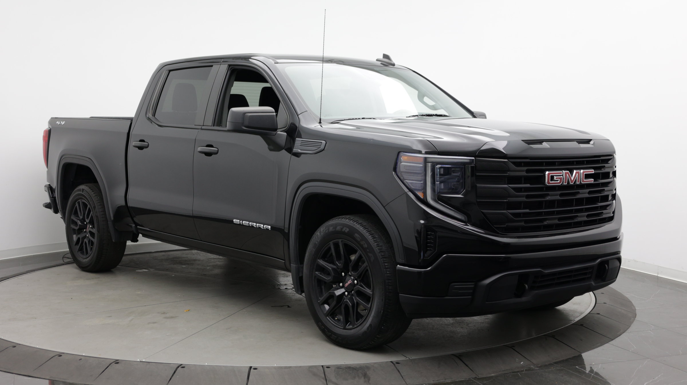 Used 2023 GMC Sierra 1500 Pro w/ Graphite Edition AWD/4WD image 3