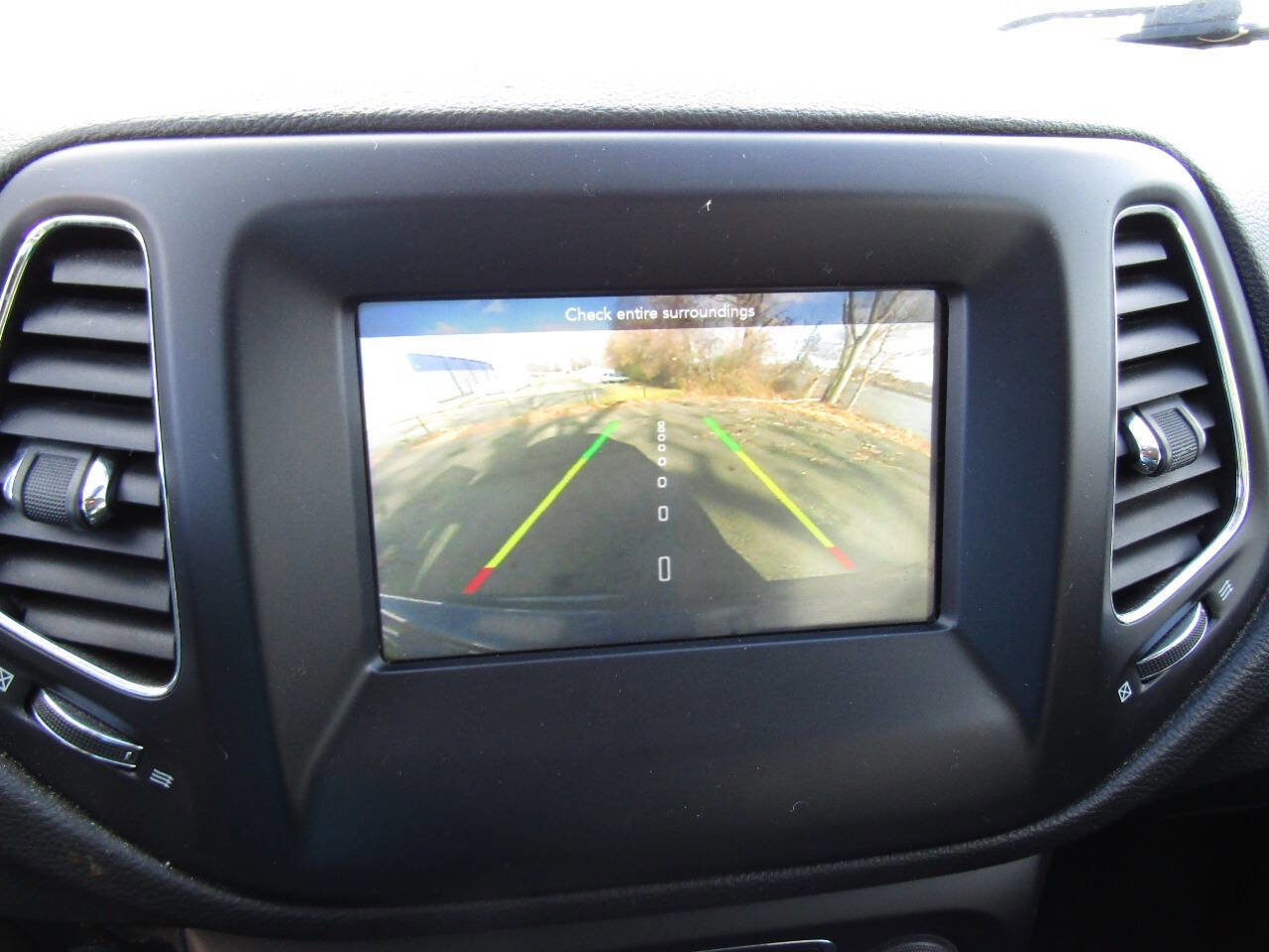 Used 2021 Jeep Compass Latitude image 13