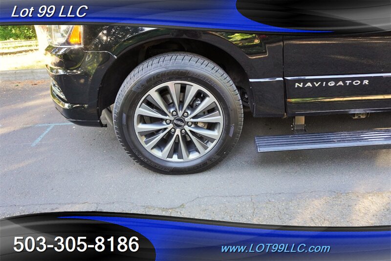 Used 2017 Lincoln Navigator Select AWD/4WD image 41