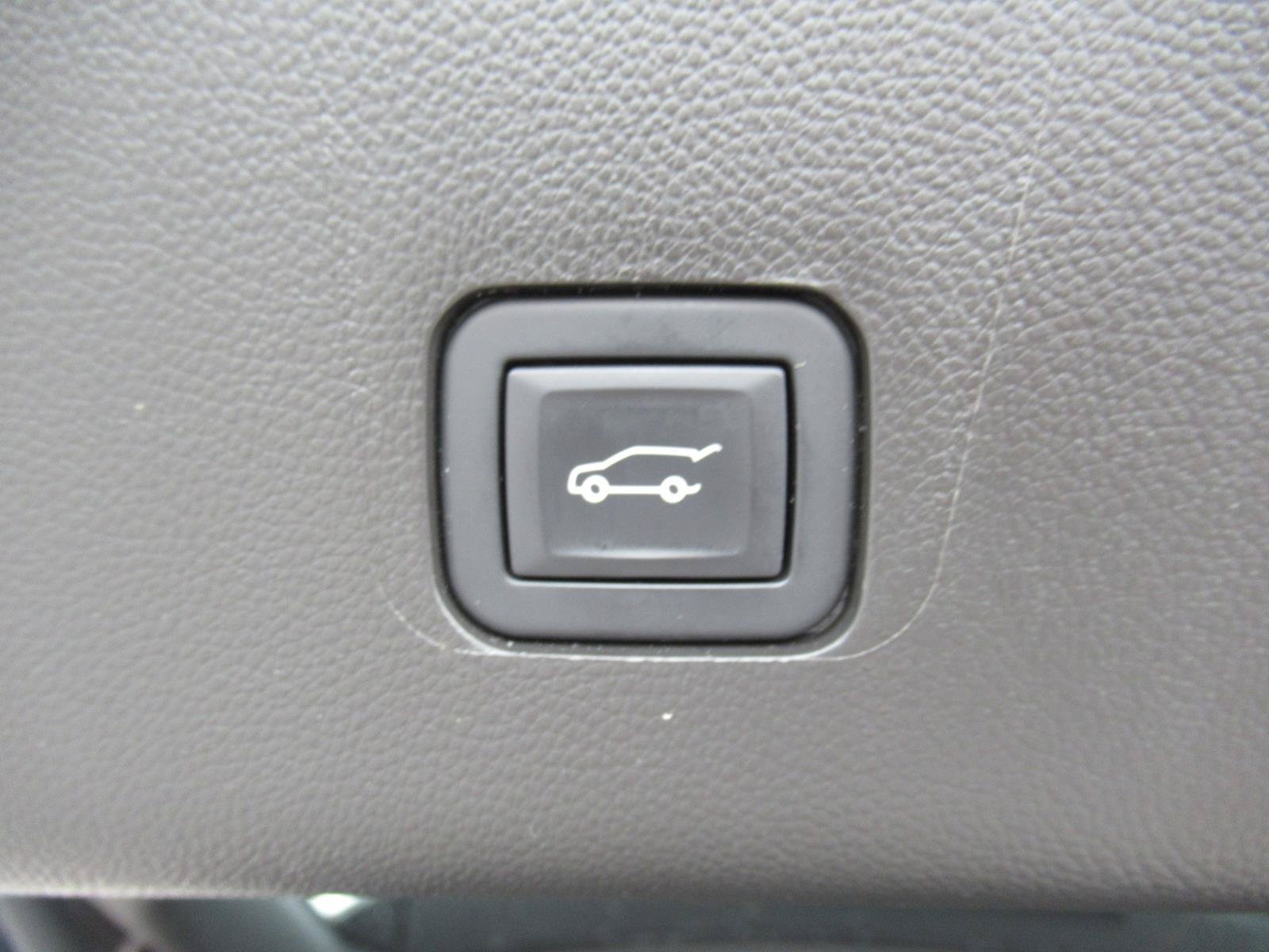 Used 2022 Chevrolet Traverse High Country FWD image 41