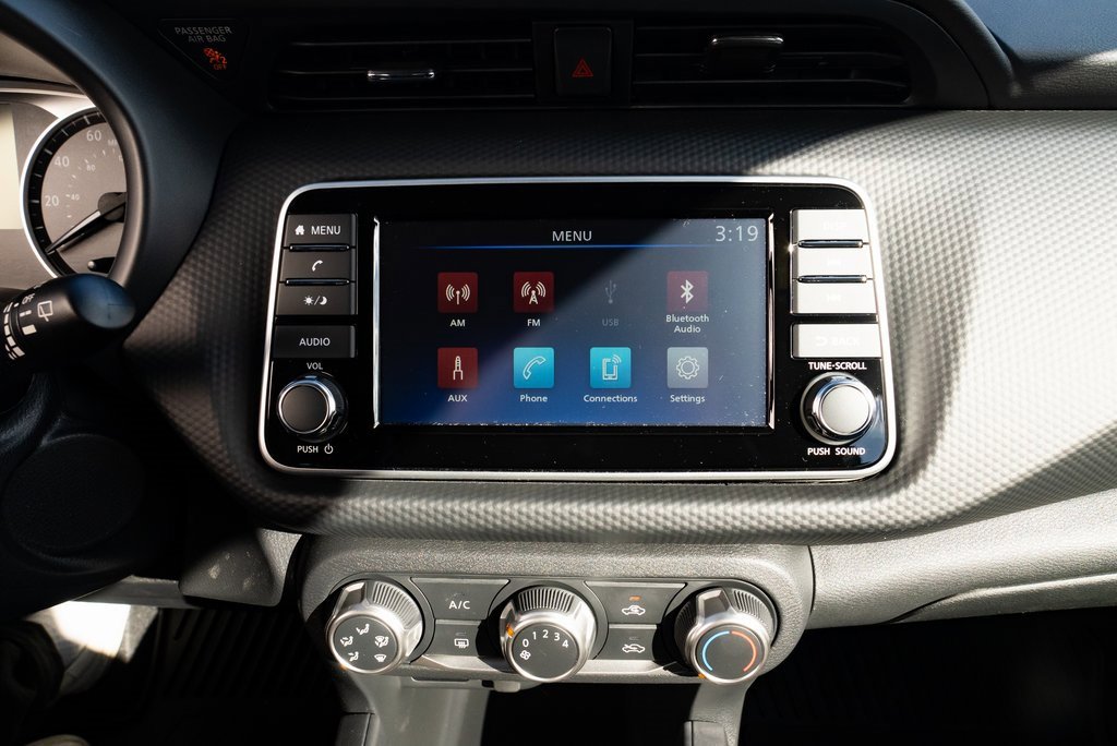 New 2025 Nissan Kicks Play S image 14