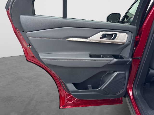New 2027 Ford Explorer Active RWD image 14