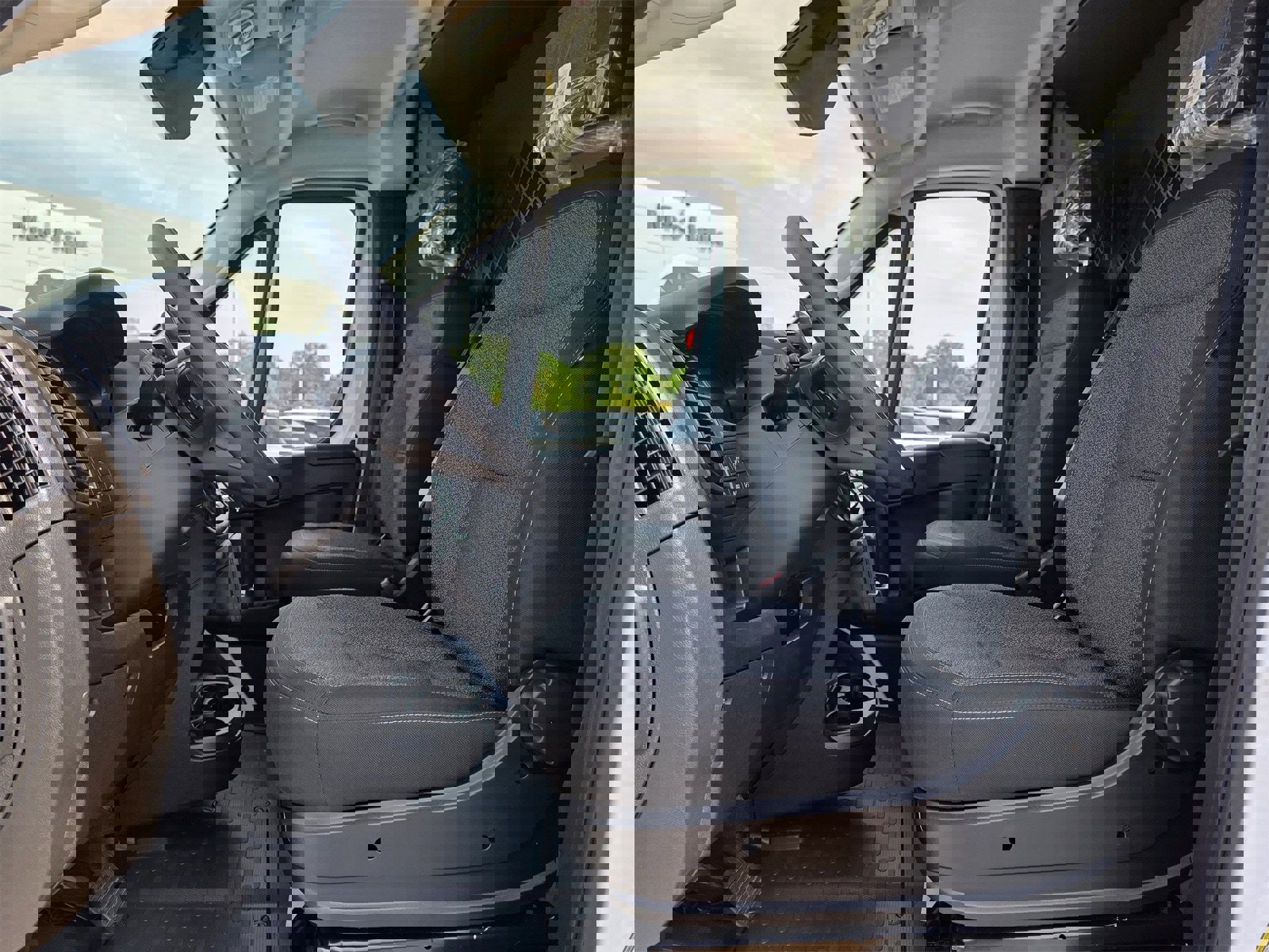 New 2025 RAM ProMaster 2500 w/ Premium Convenience Group image 13