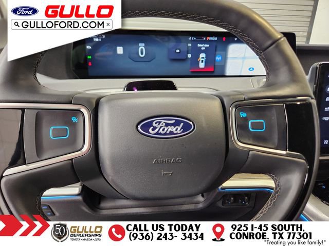 Used 2025 Ford Expedition Platinum w/ Driver's Package AWD/4WD image 24