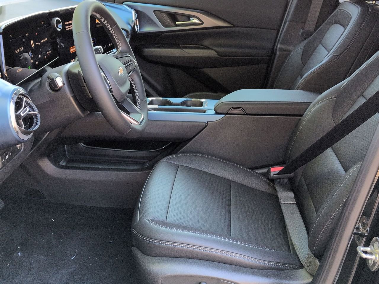 New 2026 Chevrolet Equinox EV LT FWD image 18