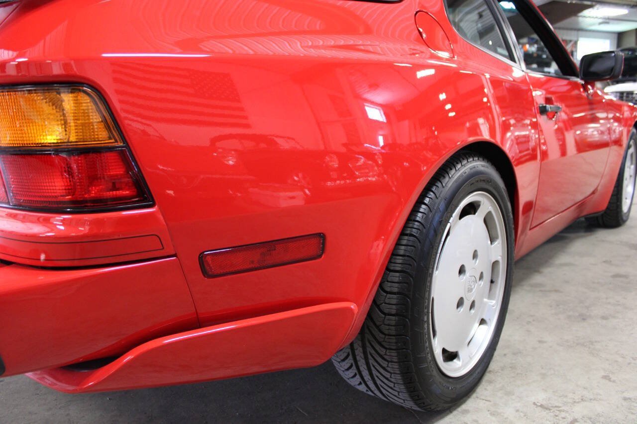 Used 1987 Porsche 944 Turbo RWD image 13