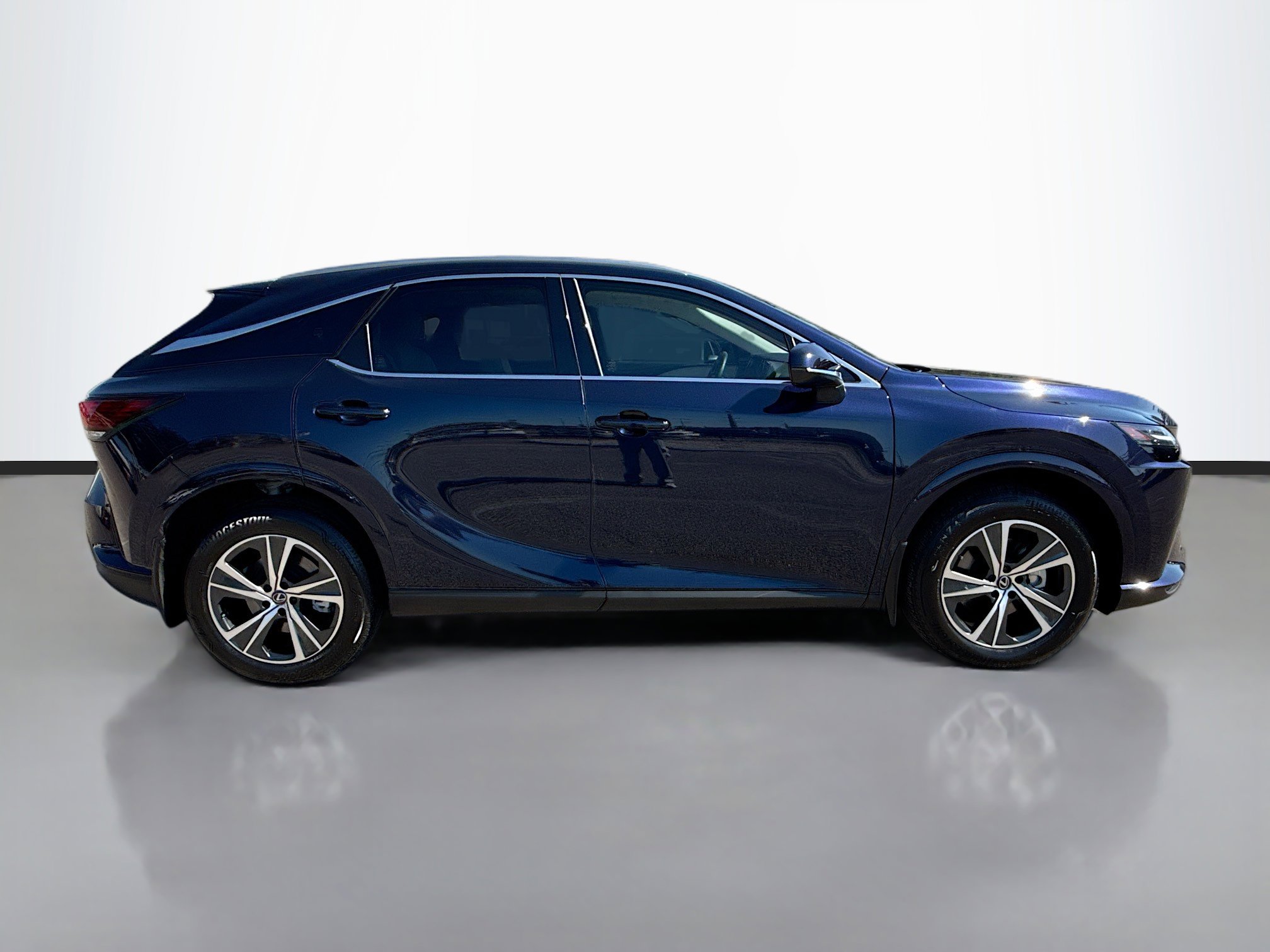 Used 2024 Lexus RX 350 Premium image 2