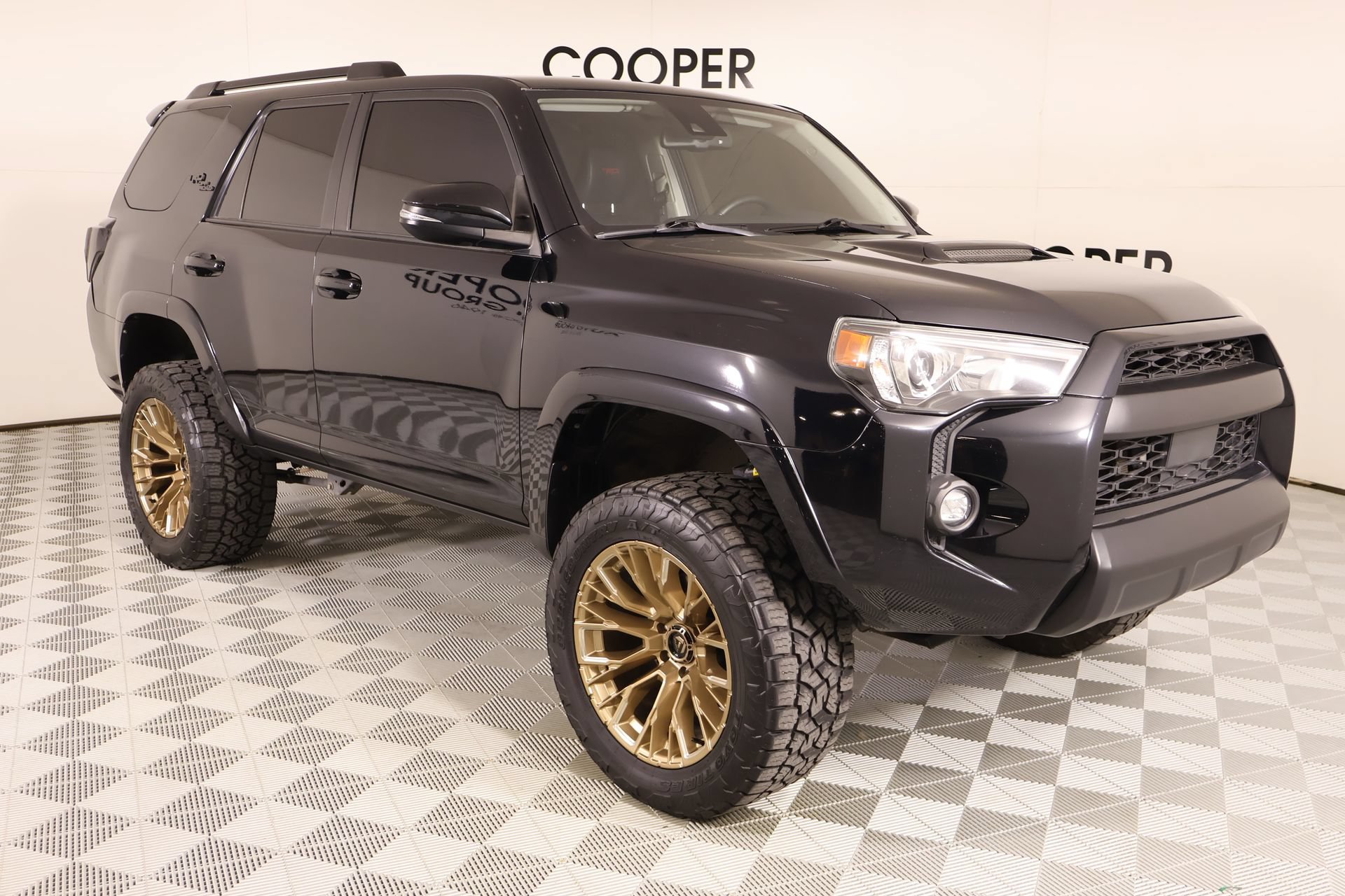 Used 2022 Toyota 4Runner TRD Off-Road Premium AWD/4WD image 1