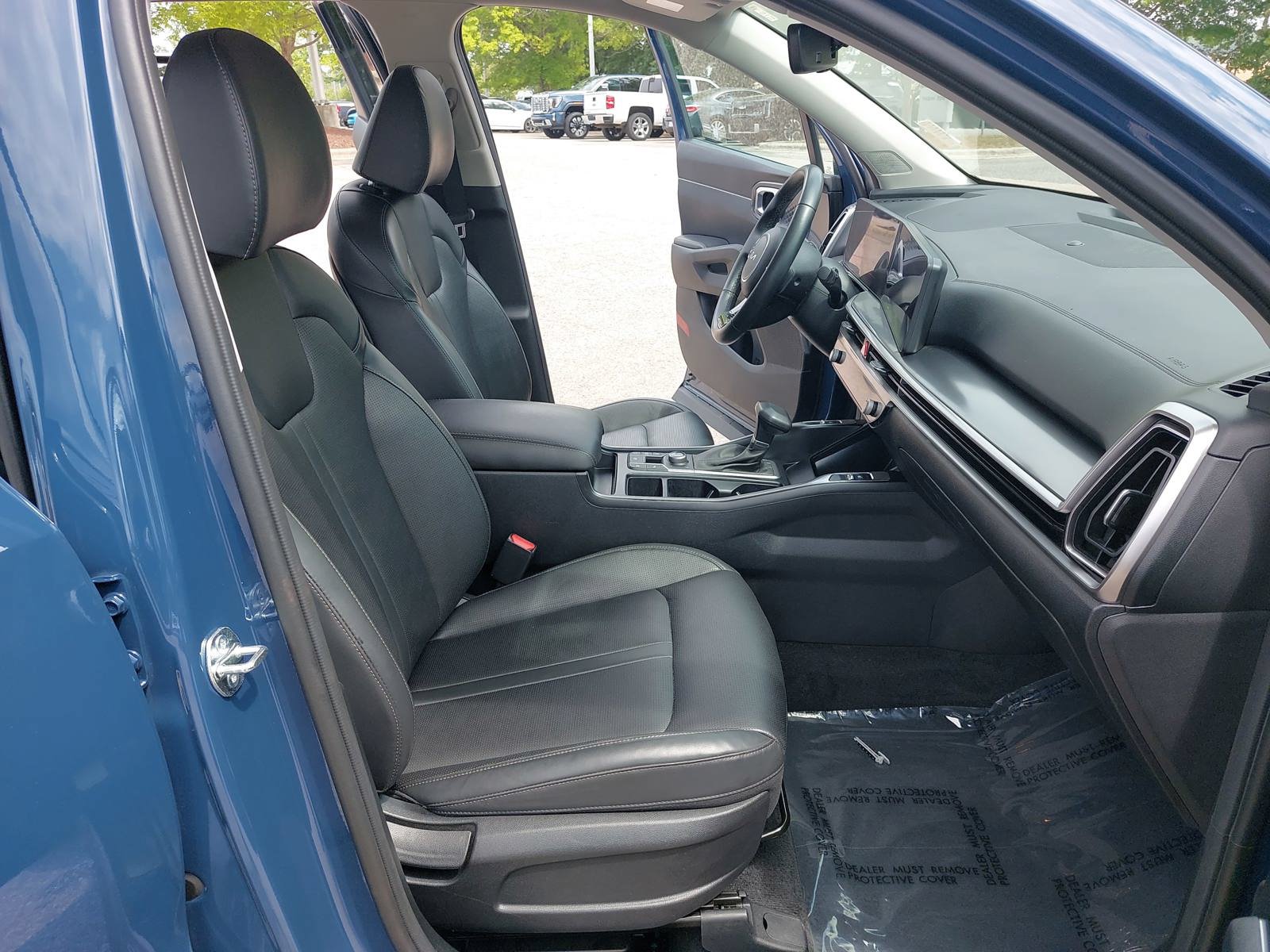 Used 2024 Kia Sorento S AWD/4WD image 10