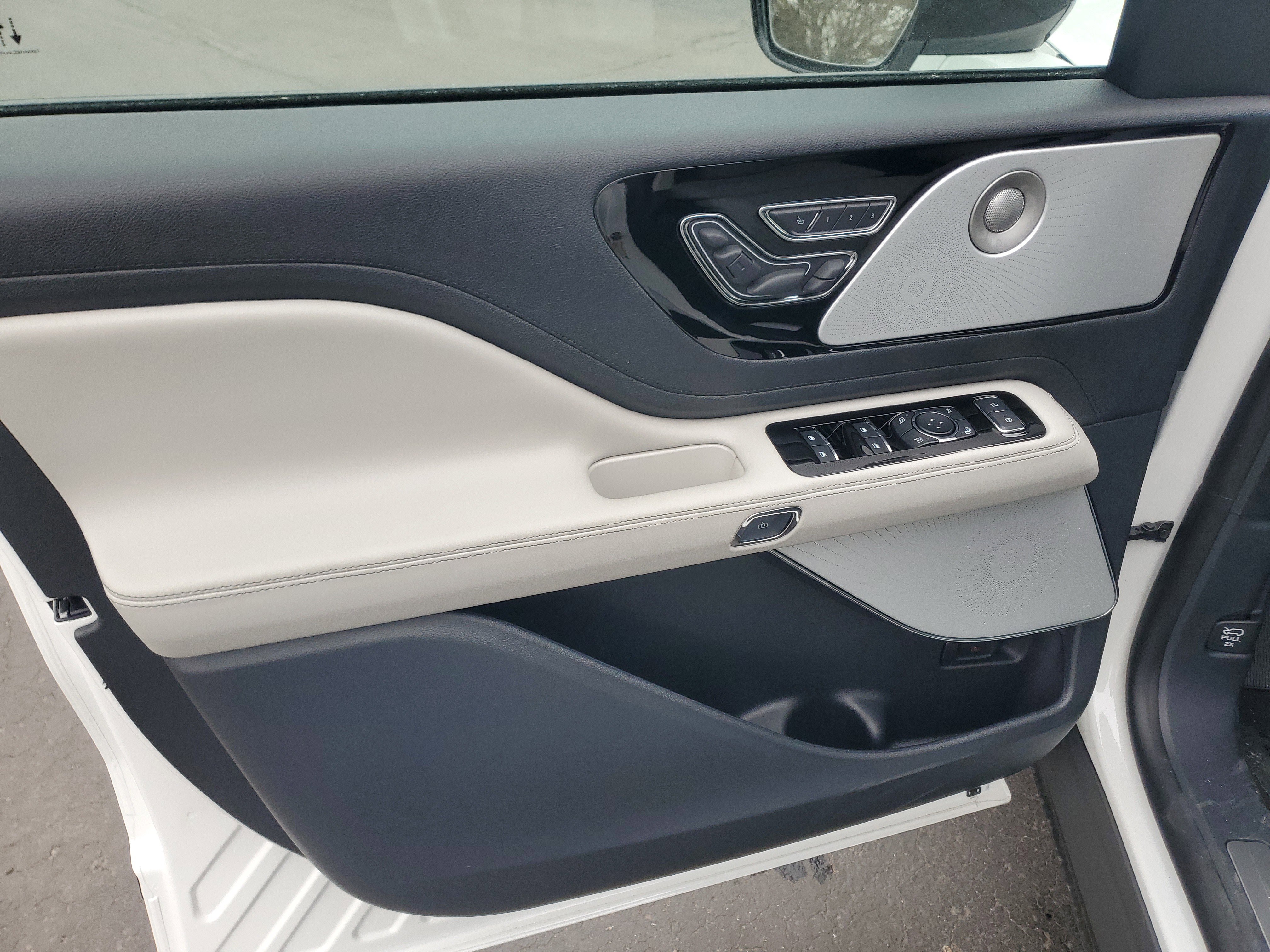 New 2026 Lincoln Aviator Reserve image 8