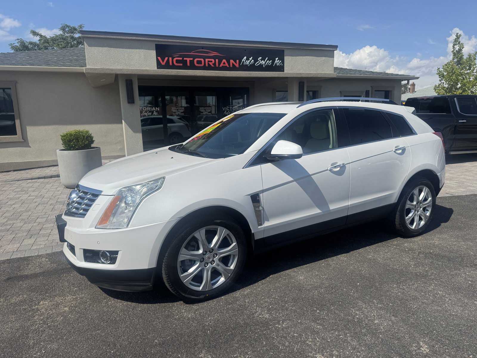 Used 2011 Cadillac SRX Premium AWD/4WD image 1