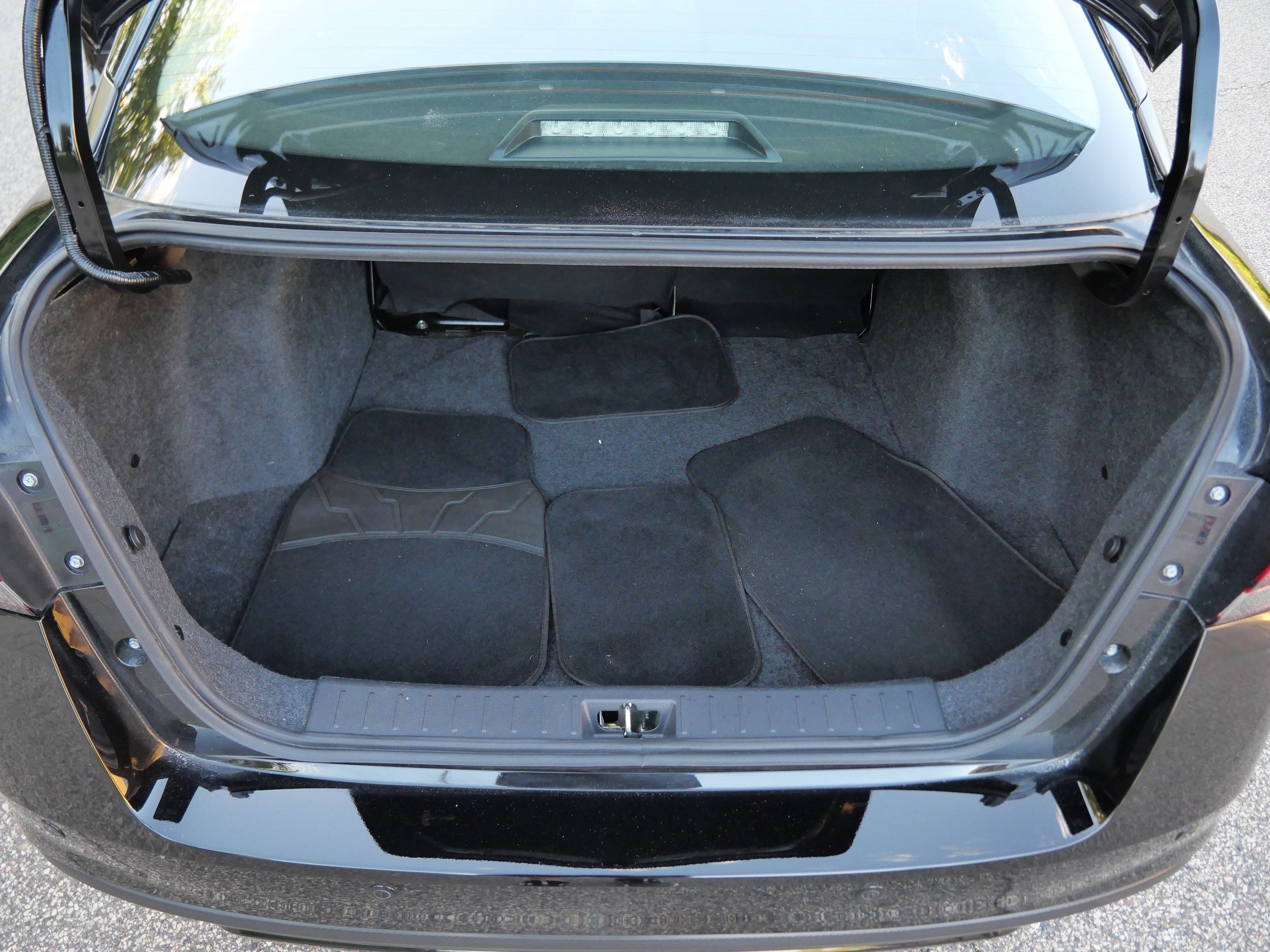 Used 2023 Nissan Versa SR w/ Trunk Package FWD image 18