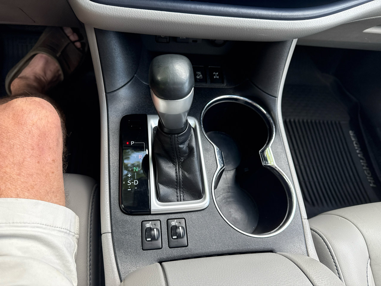 Used 2019 Toyota Highlander XLE image 19