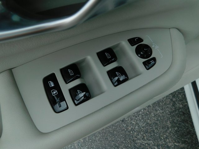 Used 2024 Volvo XC90 B6 Plus w/ Protection Package Premier image 27