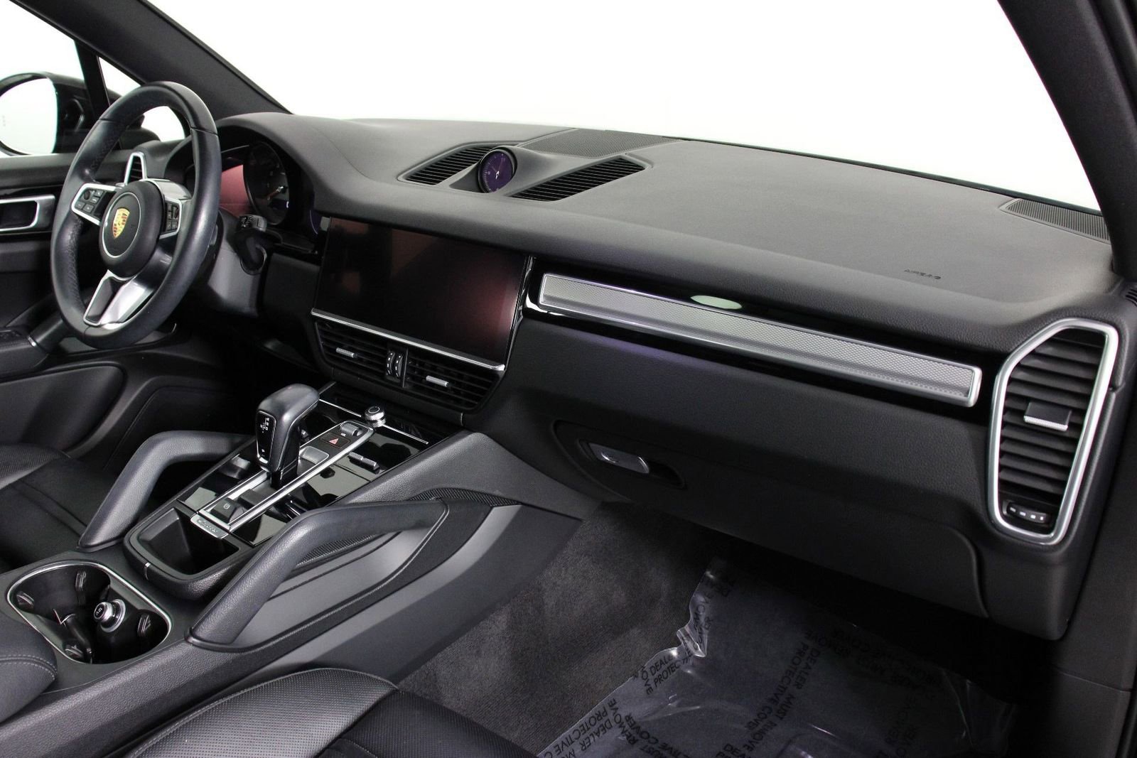 Certified 2023 Porsche Cayenne Platinum Edition image 24