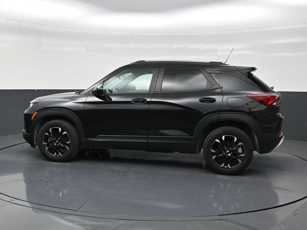 Used 2023 Chevrolet TrailBlazer LT FWD image 2