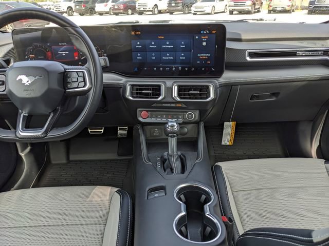 Used 2025 Ford Mustang Premium image 17