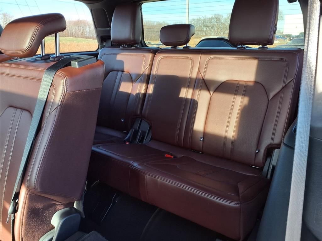 Used 2024 Ford Expedition Limited image 28