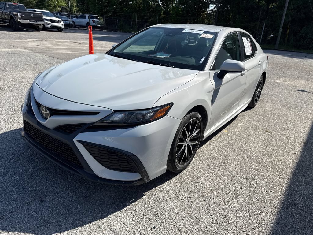 Used 2023 Toyota Camry SE FWD image 4