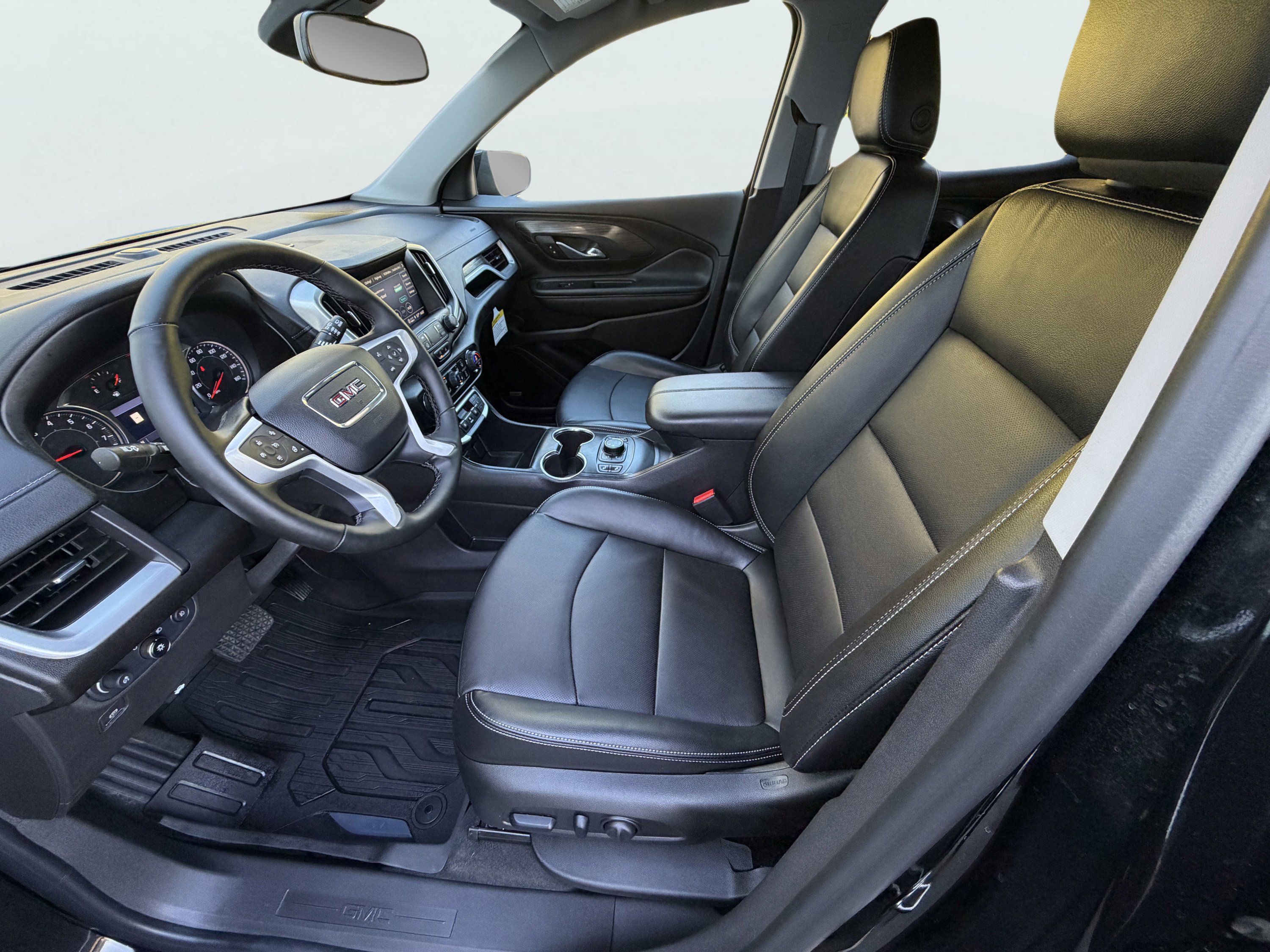 Used 2024 GMC Terrain SLT w/ Infotainment Package II image 7