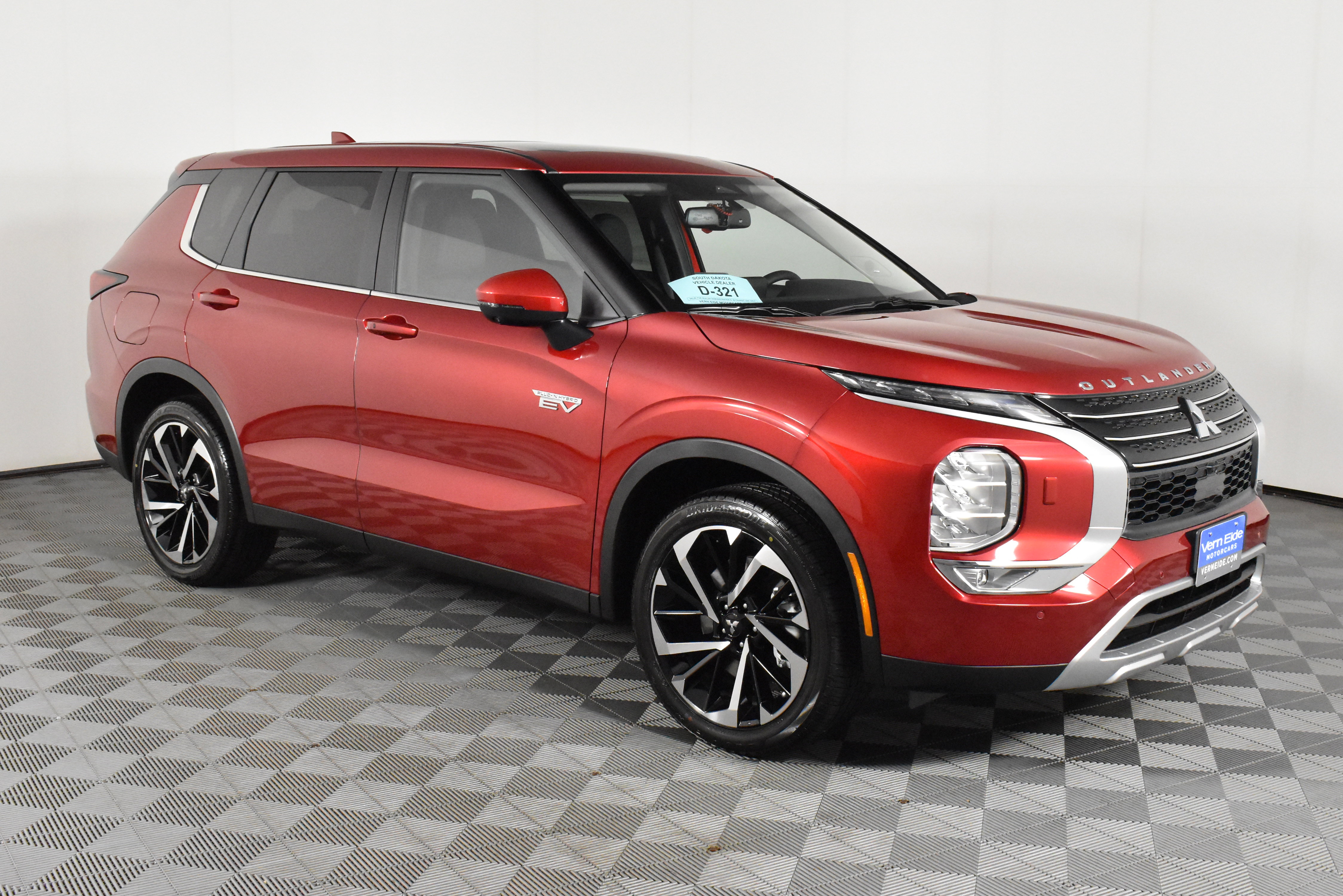 Used 2025 Mitsubishi Outlander SE image 4