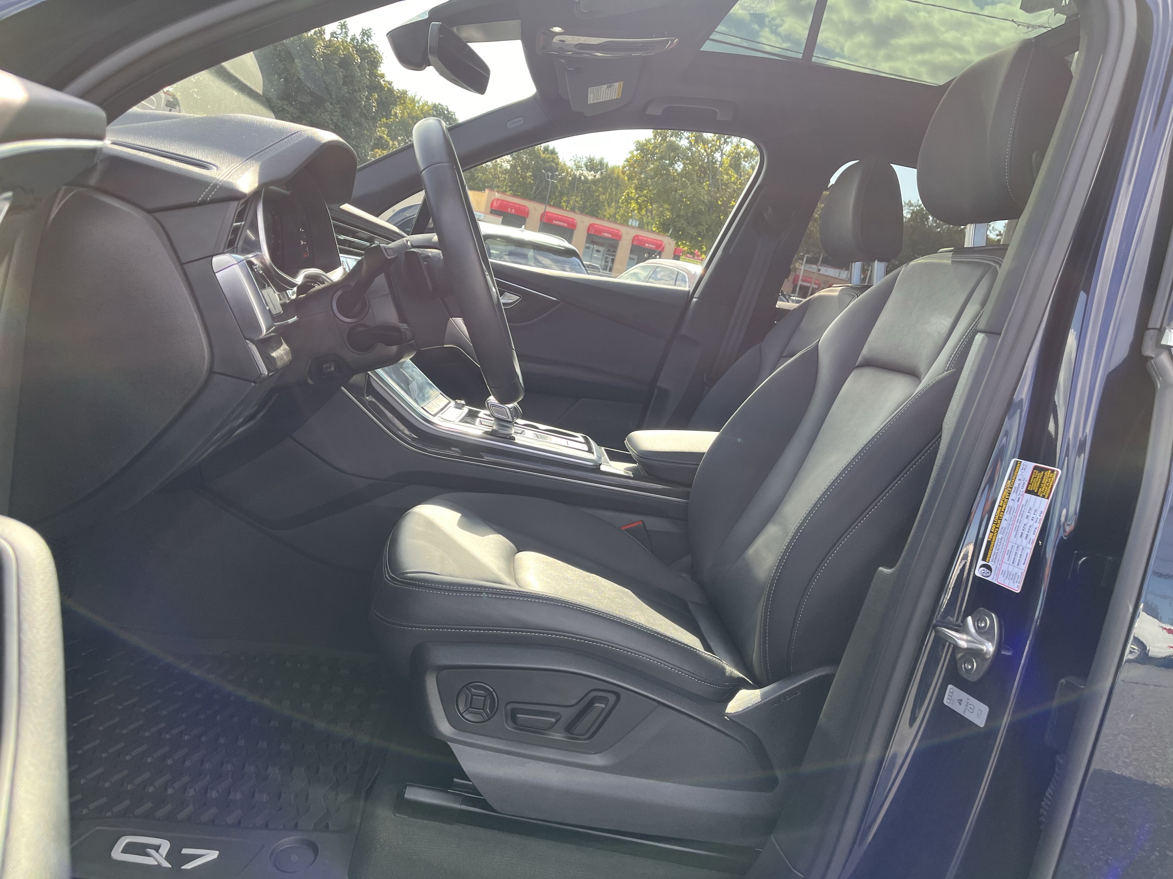 Certified 2025 Audi Q7 3.0T Premium AWD/4WD image 6