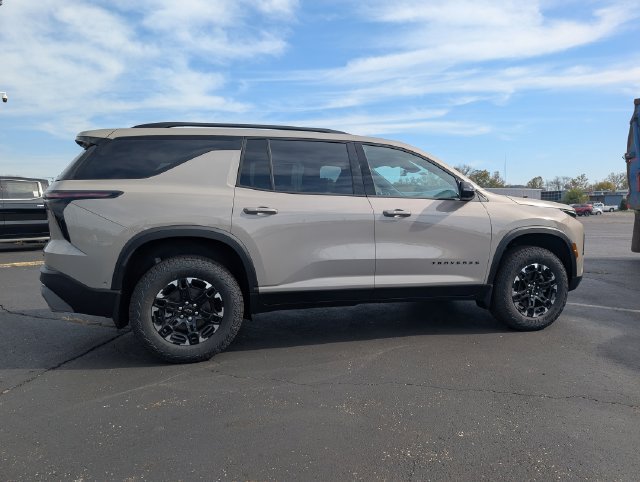 New 2027 Chevrolet Traverse Z71 w/ Enhanced Driving Package AWD/4WD image 8