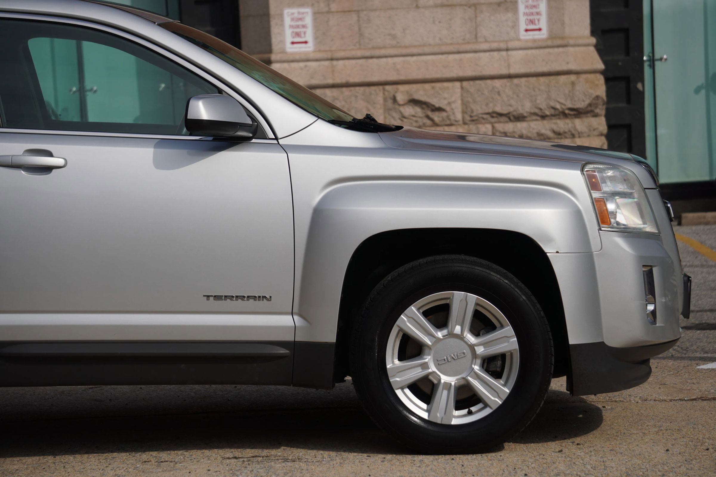 Used 2015 GMC Terrain SLE image 9