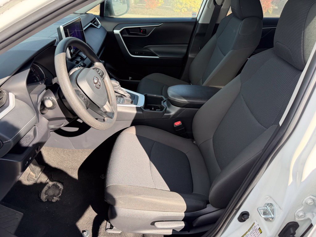 Certified 2025 Toyota RAV4 LE AWD/4WD image 13