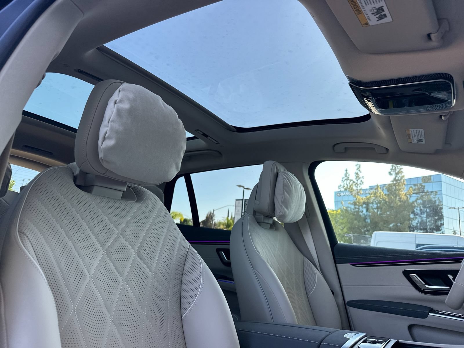 New 2026 Mercedes-Benz EQS 550 4MATIC SUV image 17