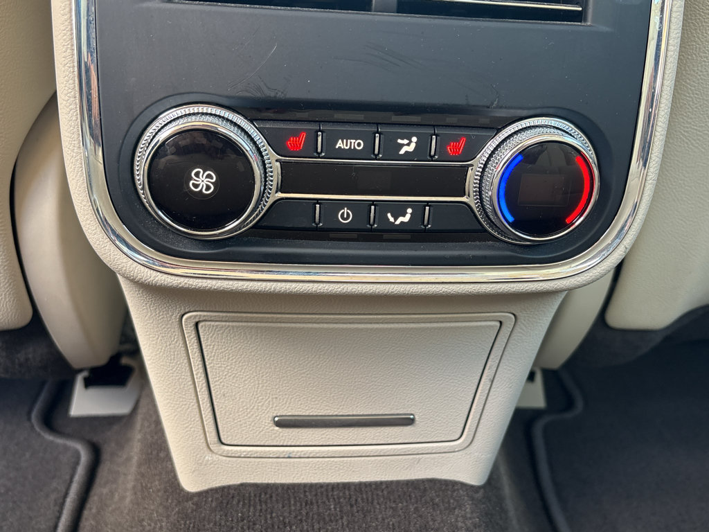 Used 2019 Lincoln Continental Reserve FWD image 13