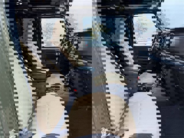 Used 2022 Jeep Wrangler Unlimited Sport image 28