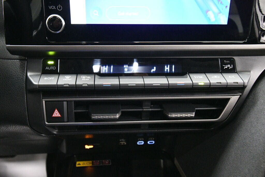 Used 2025 Toyota Camry LE FWD image 15